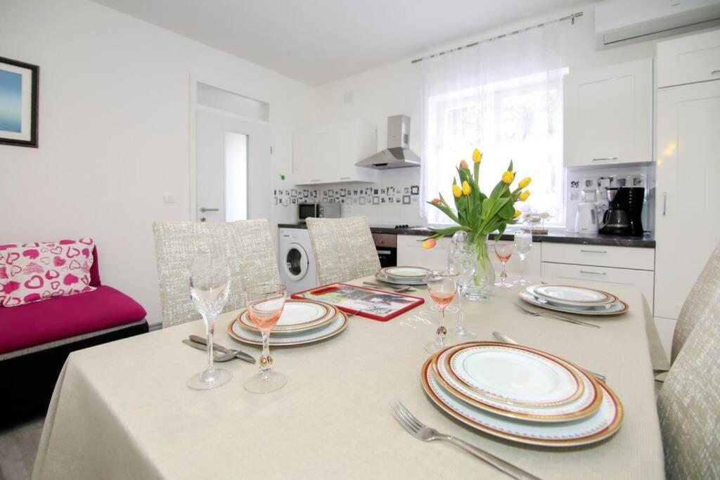 Apartman Buki **** สปลิท ภายนอก รูปภาพ