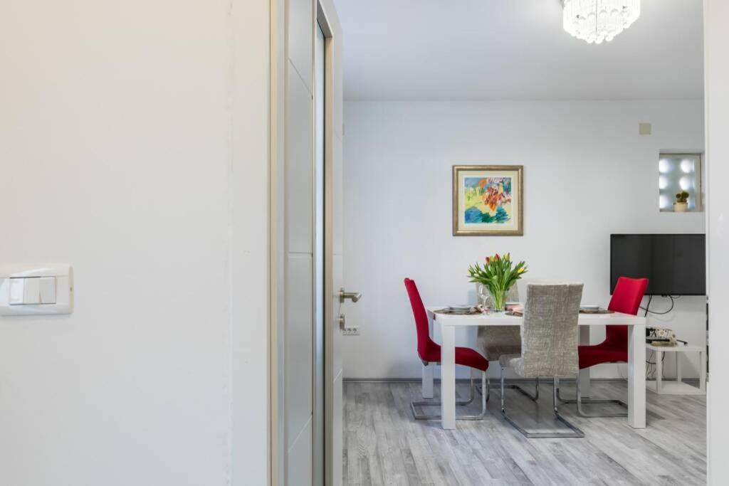 Apartman Buki **** สปลิท ภายนอก รูปภาพ