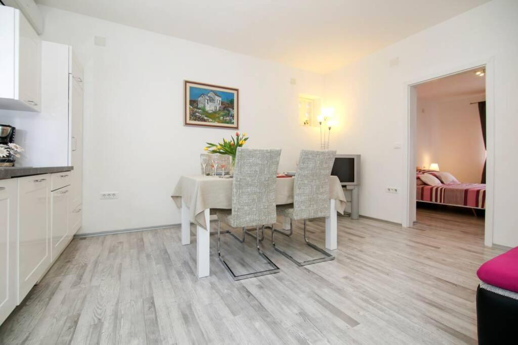 Apartman Buki **** สปลิท ภายนอก รูปภาพ