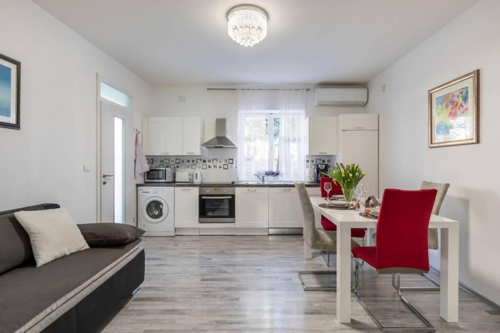 Apartman Buki **** สปลิท ภายนอก รูปภาพ